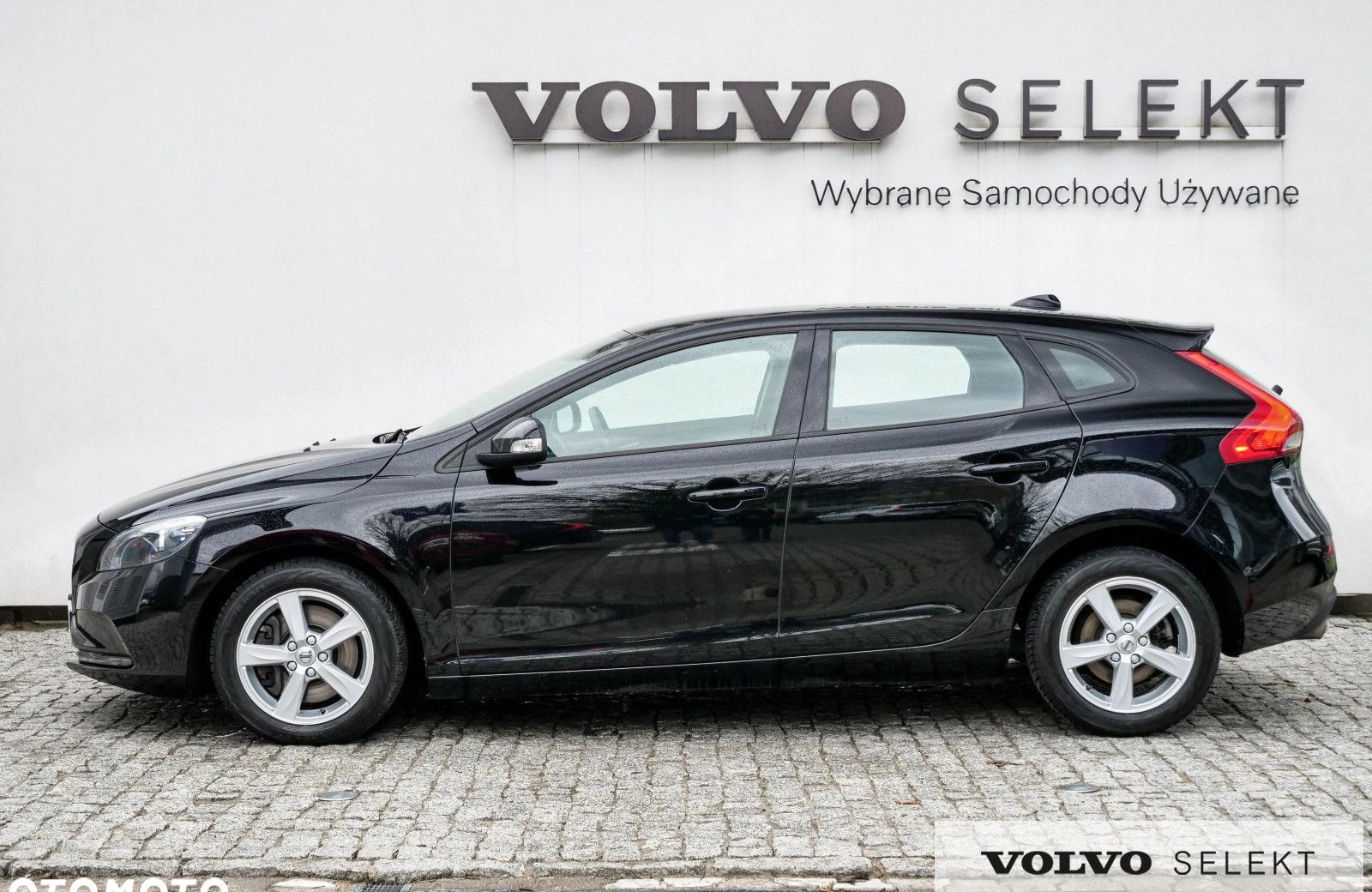 Volvo V40 cena 79900 przebieg: 63687, rok produkcji 2019 z Dukla małe 631